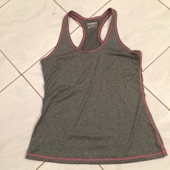Workout Tank Bundle: medium - Picture 5 of 9